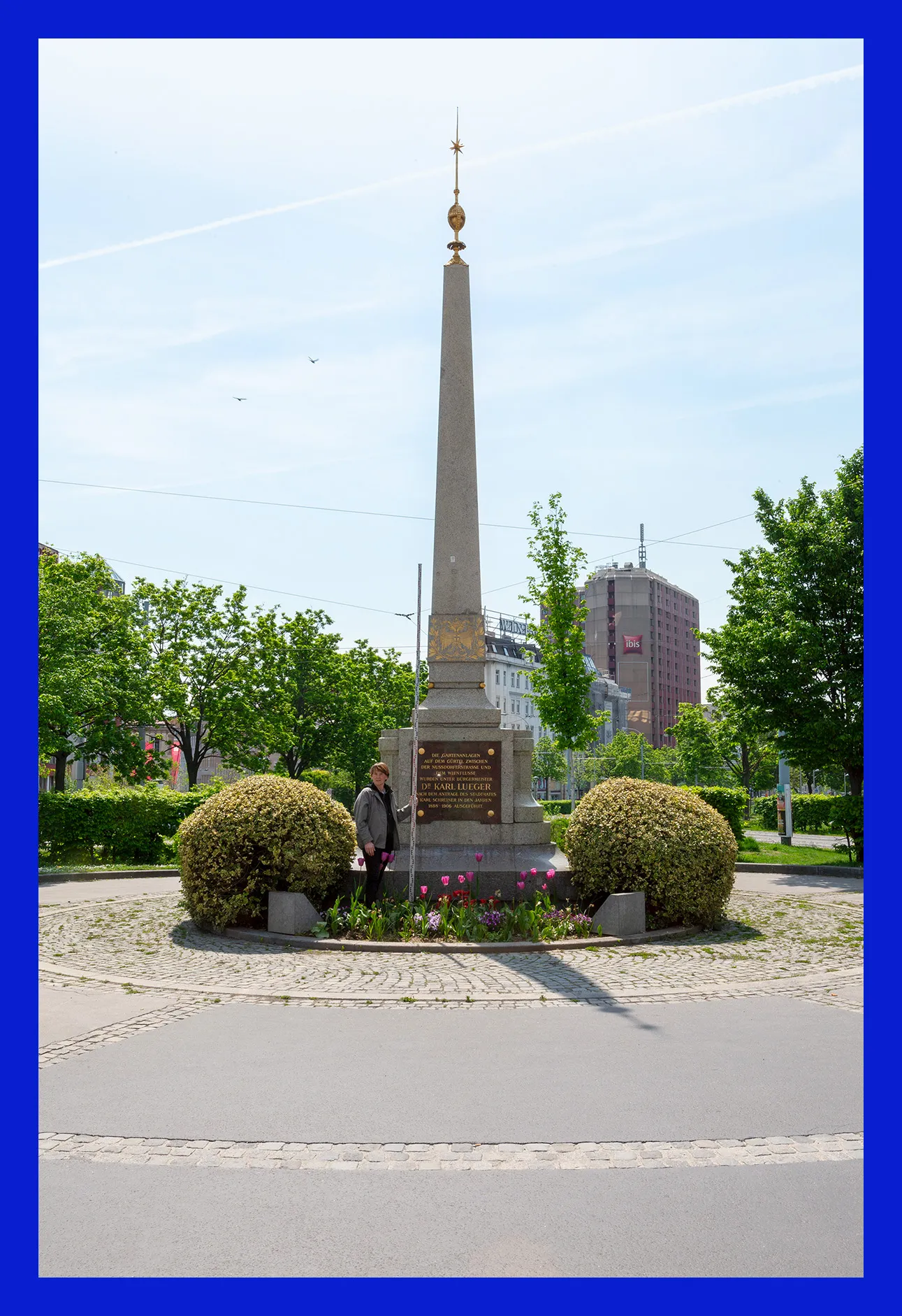 1906 Leuchtobelisk am Mariahilfer Gürtel, 6. Bezirk – unkommentiert