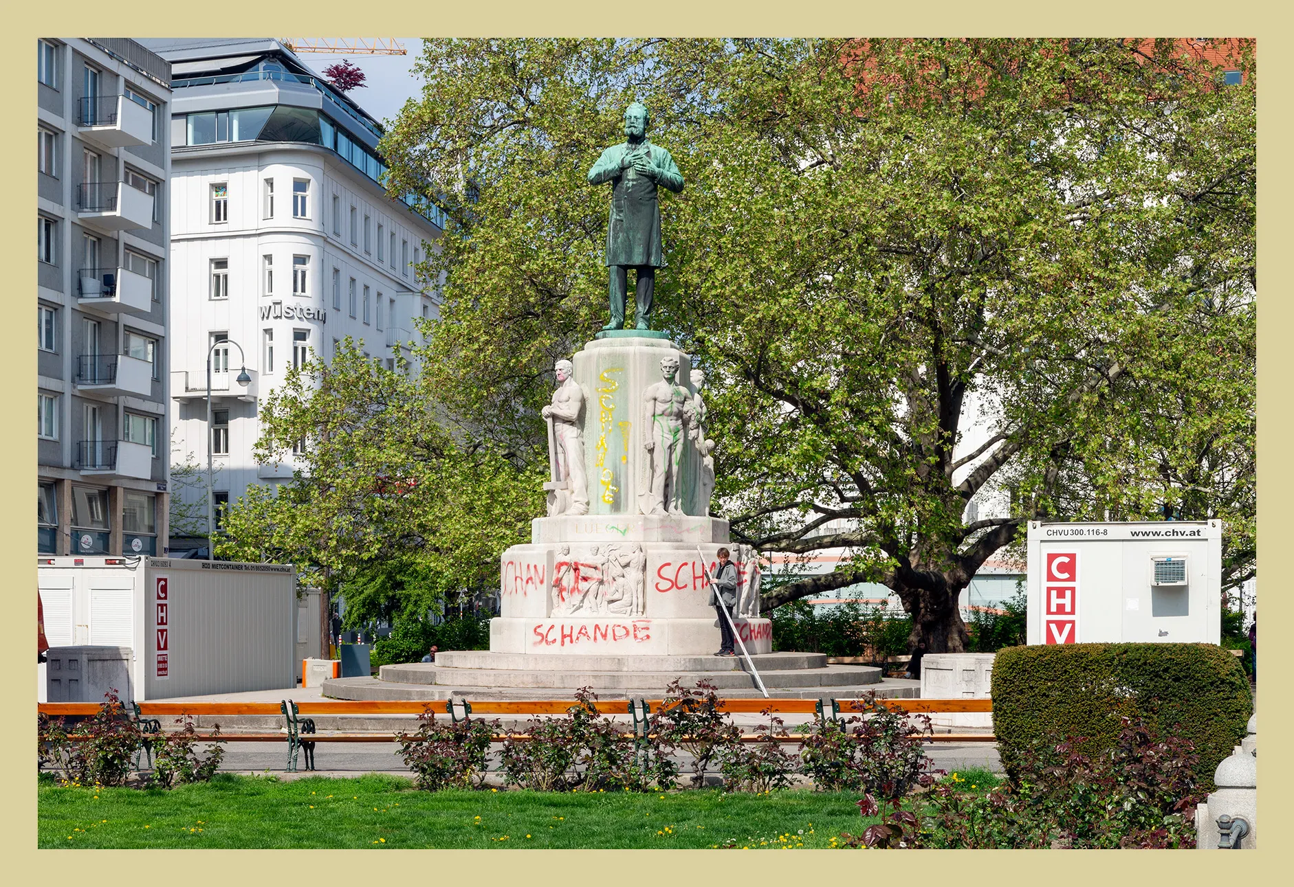 1926 Benennung des Platzes an der Ringstraße als Dr.-Karl-Lueger-Platz, 1. Bezirk – unkommentiert, und Bronzestatue auf Steinsockel, Dr.-Karl-Lueger-Platz, 1. Bezirk