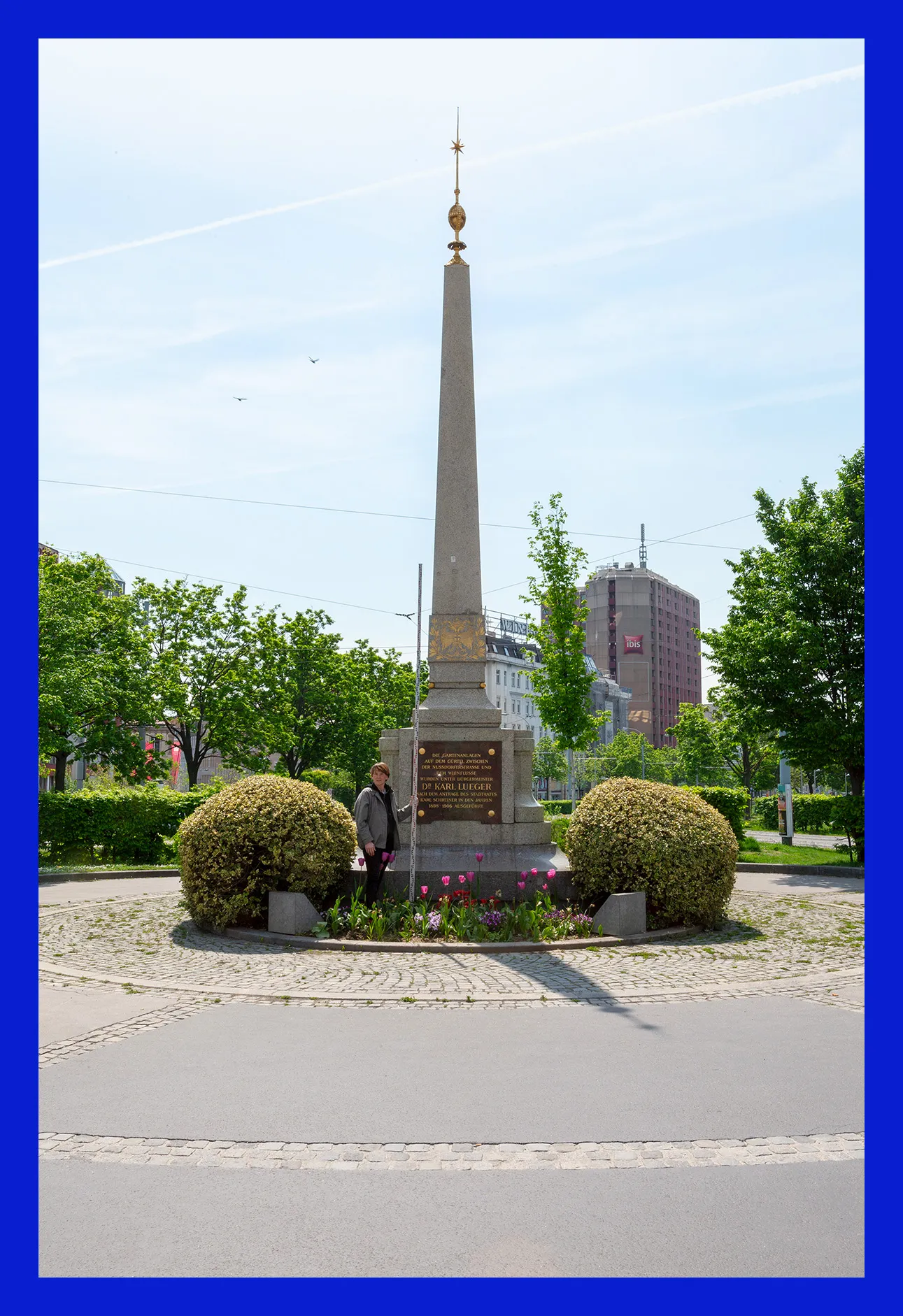 1906 Leuchtobelisk, 30-foot obelisk, on Mariahilfer Gürtel, 6th district – uncommented
