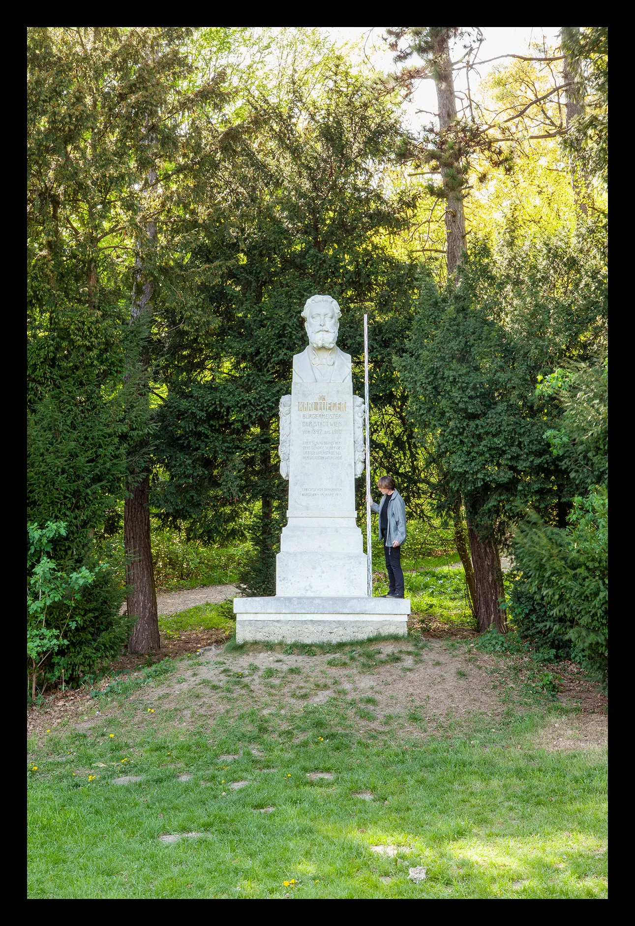 1915 Bust, Cobenzl, 19th district – uncommented